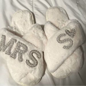 Custom fluffy slippers